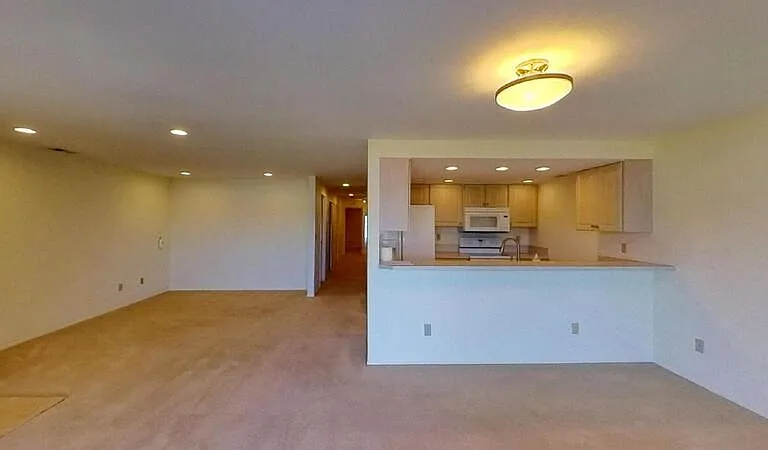 16921 Inglewood Rd NE #A-303 — Photo 4