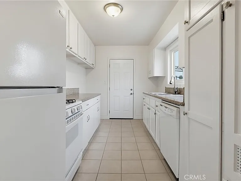 312 Raymondale Dr — Photo 7