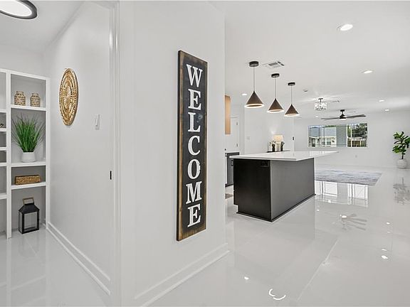 4th image of 758 Rosa Ave