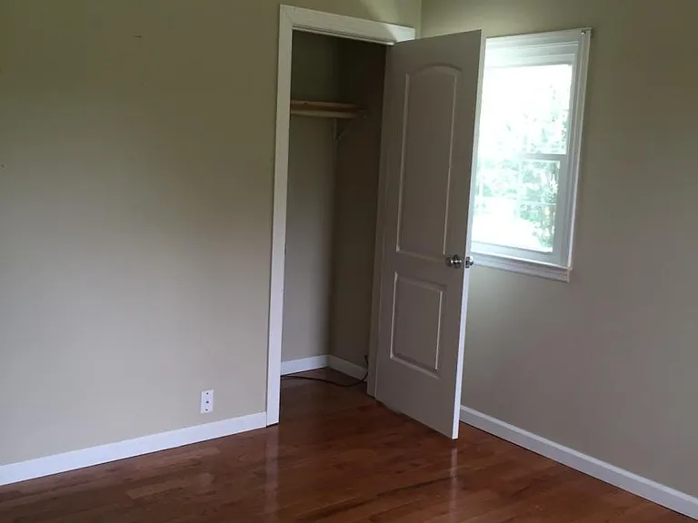1211 Clearview Dr — Photo 9