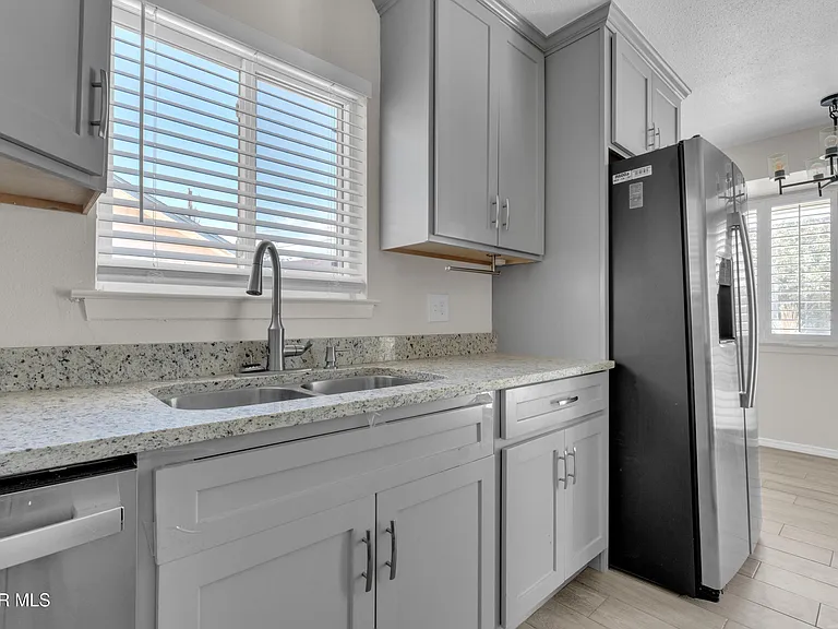 10516 Cuesta Brava Ln — Photo 12