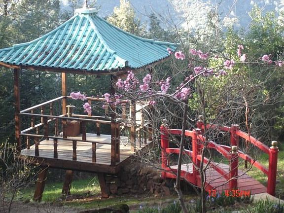 ZEN GARDEN, GAZEBO