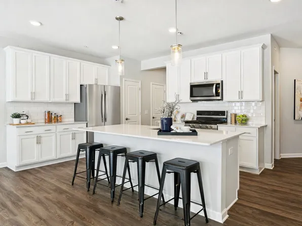 4860 Avery Ct, Eagan, MN 55123