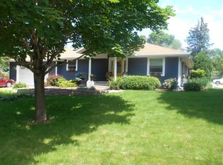 21 Dorset Rd, Mendota Heights, MN 55118