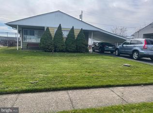 9 Bittersweet Rd, Levittown, PA 19057