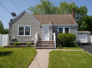 61 Francine Ave, Massapequa, NY 11758