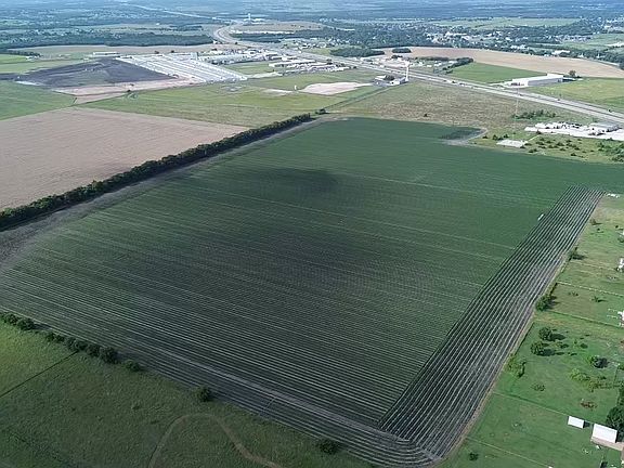 3rd image of 45 Hampel Rd