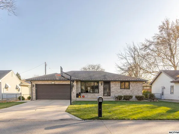 1621 7th Pl SW, Mason City, IA 50401