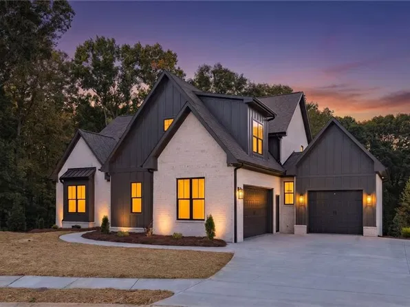 8979 Maltese Ct, Lewisville, NC 27023