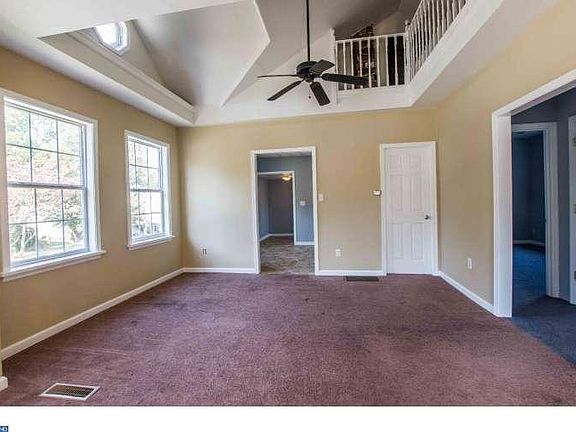 3rd image of 209 Glenrich Ave