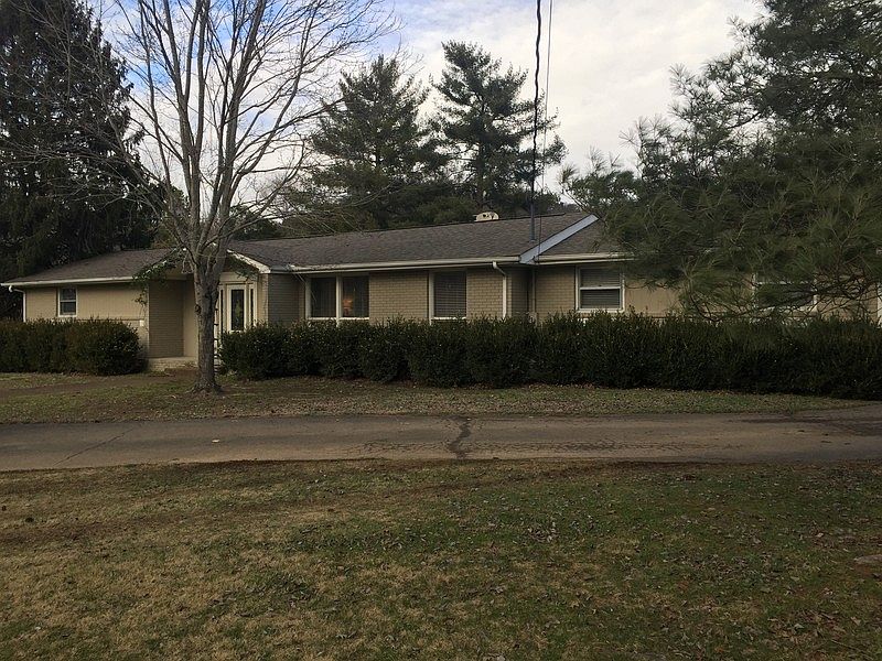 2nd image of 506 Dahlia Dr