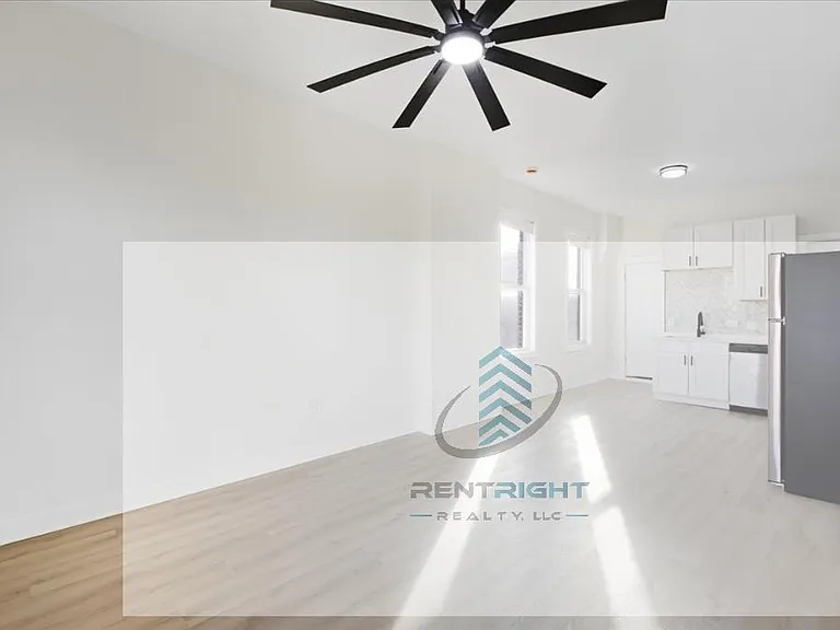 1322 W Ohio St #2R — Photo 2