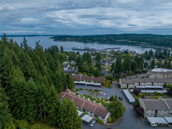 26430 Pennsylvania Avenue NE #58, Kingston, WA 98346