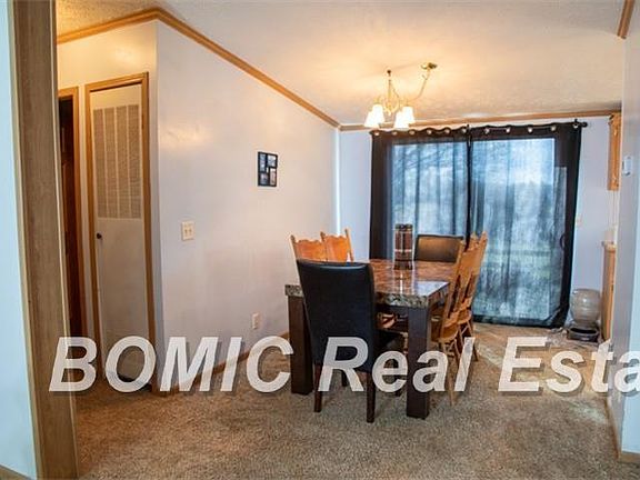 5th image of 10293 N Center Rd