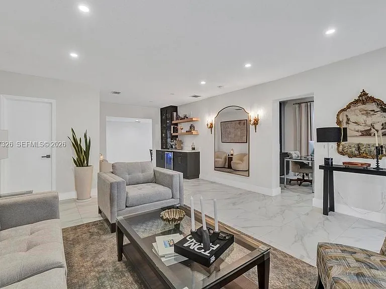 6470 SW 27th St — Photo 5