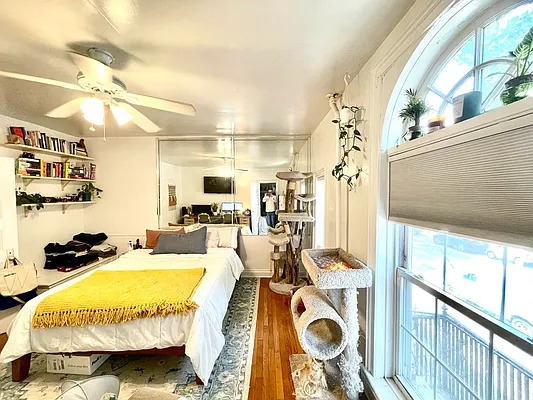 Rented by Pear NYC LLC | media 15