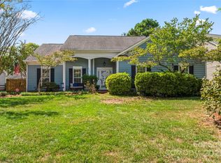 8523 Albury Walk Ln, Charlotte, NC 28277