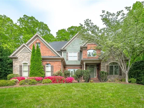 1425 Willow Woods Way, Winston Salem, NC 27104