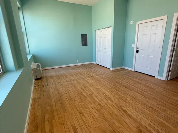 1016 Milwaukee Ave, South Milwaukee, WI 53172