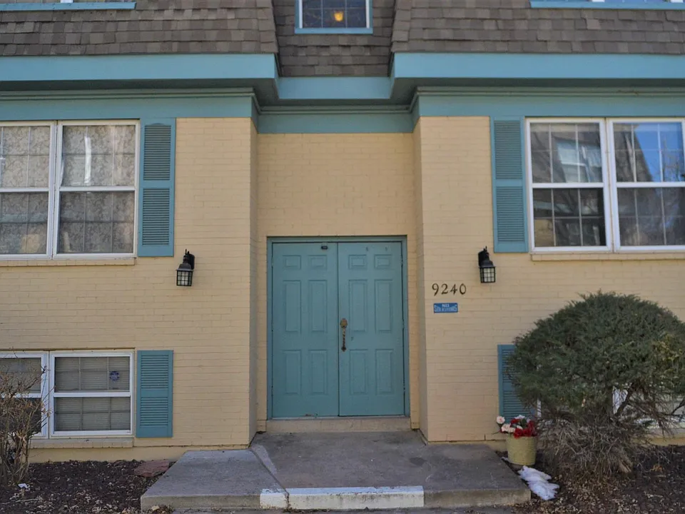9240 E Girard Ave #5