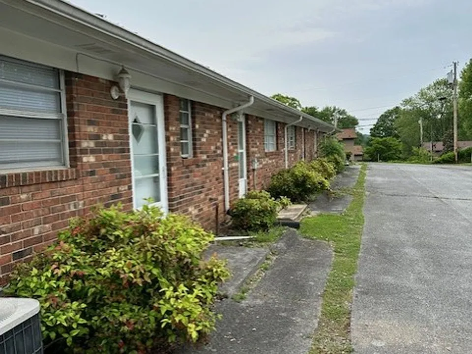 2907 Plymouth Rd