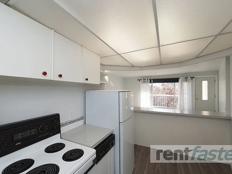 303 9a St NW — Photo 21
