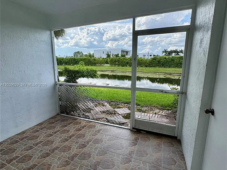 16743 Hemingway Dr — Photo 9