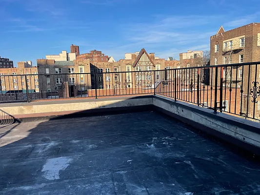 Rented by RA REALTY ASSOCIATES LLC | media 14