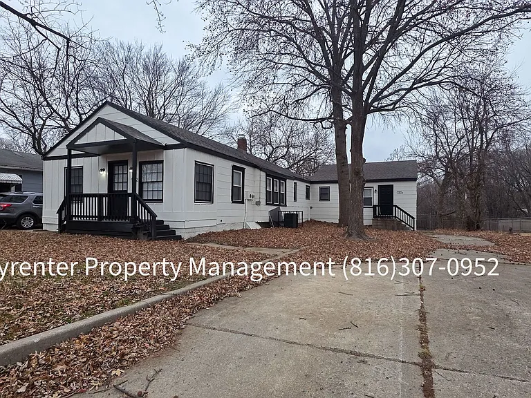 1512 W College St — Photo 1