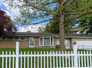 2756 Riverside Dr NE, Grand Rapids, MI 49505