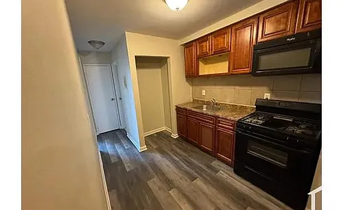 103 Montclair Ave Photo 1