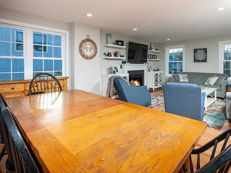 8 Ocean Breeze — Photo 16