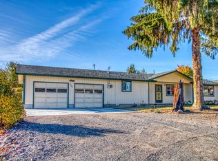 2102 SW Reindeer Ave, Redmond, OR 97756