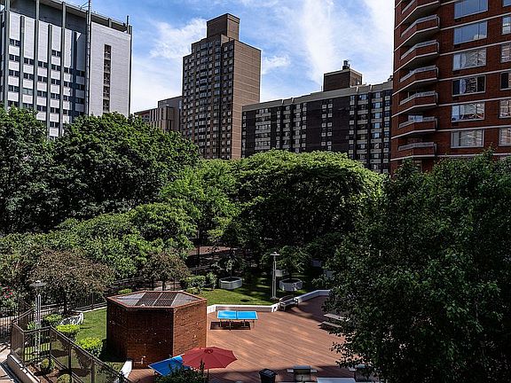 5th image of 470 2nd Ave APT 18F