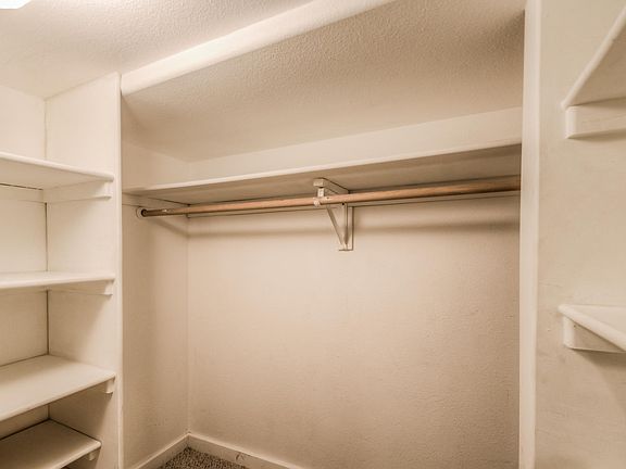 Master closet 