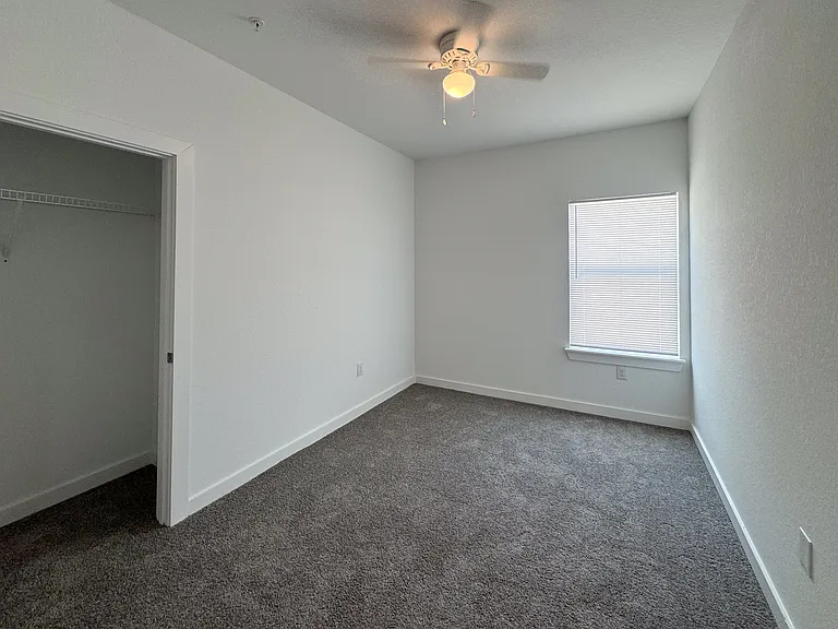 1503 E Southcross Blvd #102 — Photo 9