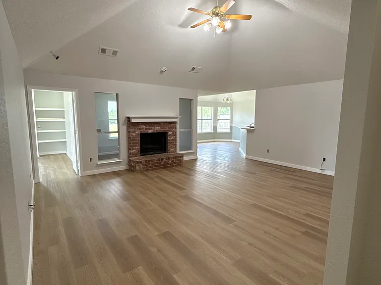 6405 Rosebud Dr — Photo 5