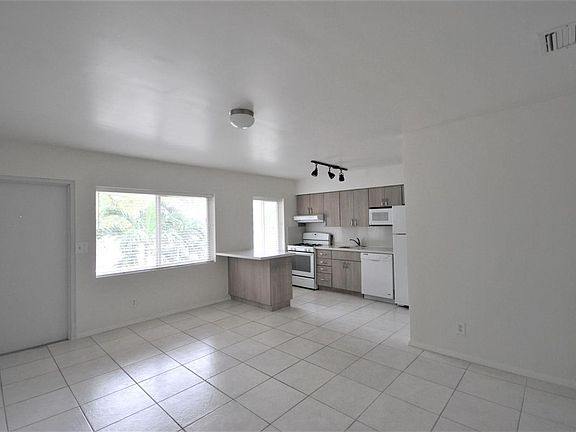 5th image of 666 NE 80th St APT 09