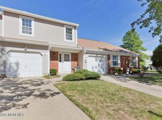 86 Holly Dr, Eatontown, NJ