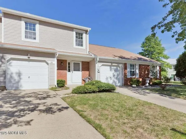 86 Holly Drive, Eatontown, NJ 07724