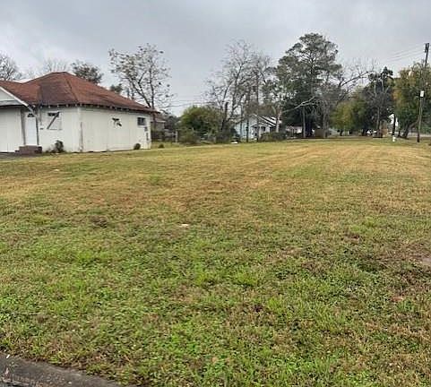 3rd image of 2800 10th St