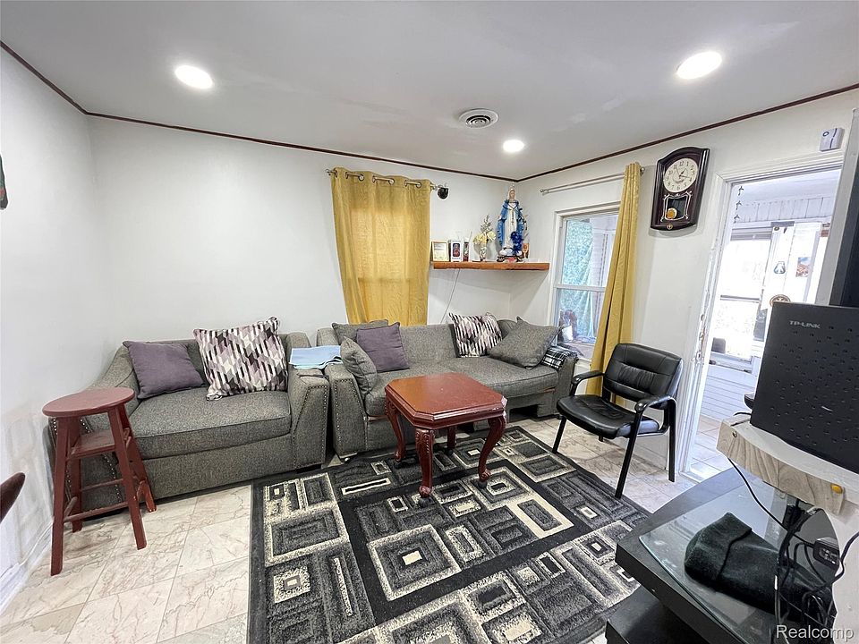 26521 Barrington St, photo 18