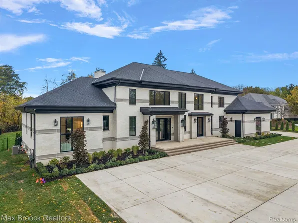 5560 Franklin Rd, Bloomfield Hills, MI 48301