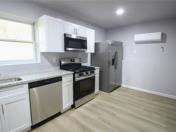 5th image of 105 Homeport Dr