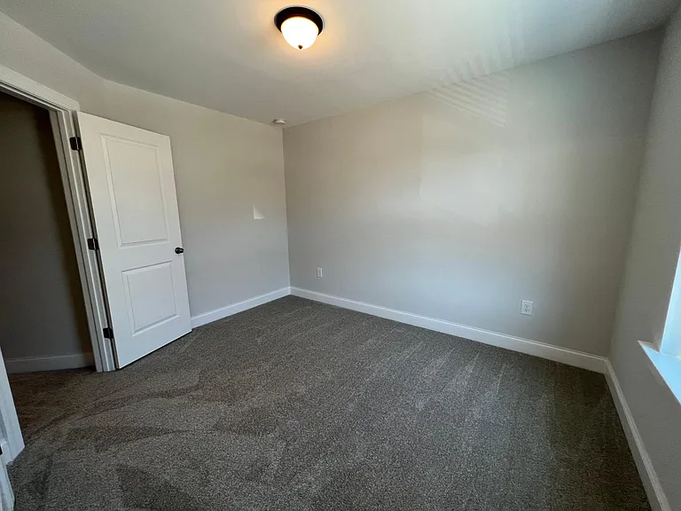 335 Old Grove Ln — Photo 17