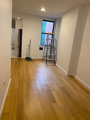 3rd image of 395 Woodbine St APT 2R