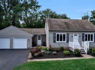 7540 Salt Rd, Clarence Center, NY 14032
