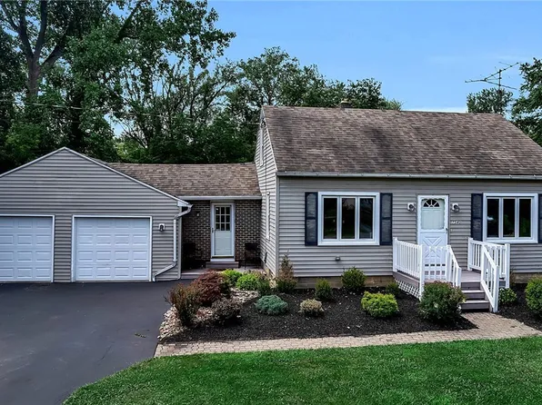 7540 Salt Rd, Clarence Center, NY 14032