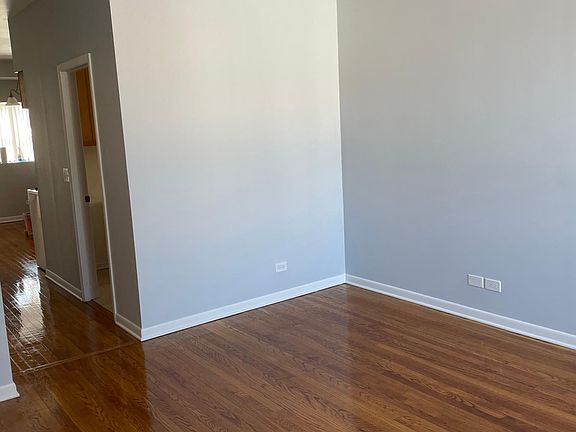 4th image of 5115 W Gunnison St #2