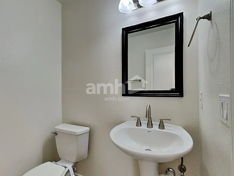 770 E Reflection Pl — Photo 10